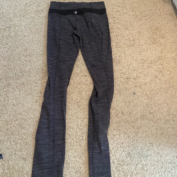 Grey Lululemon leggings - Picture 3 of 3